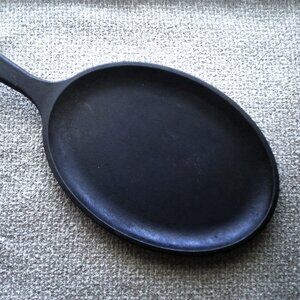 Lodge Cast Iron Oval Gridle Fajita Pan Skillet With Handle 10" X 7" USA Made